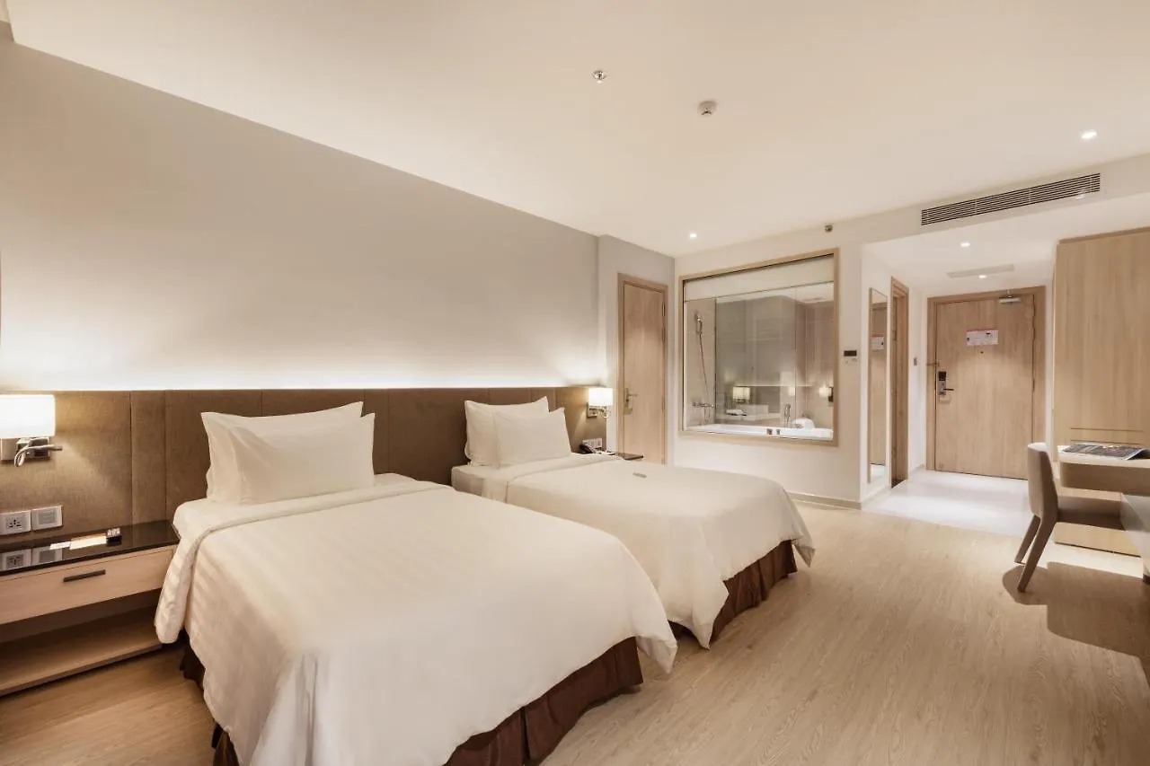 Dqua Hotel Nha Trang 5*,