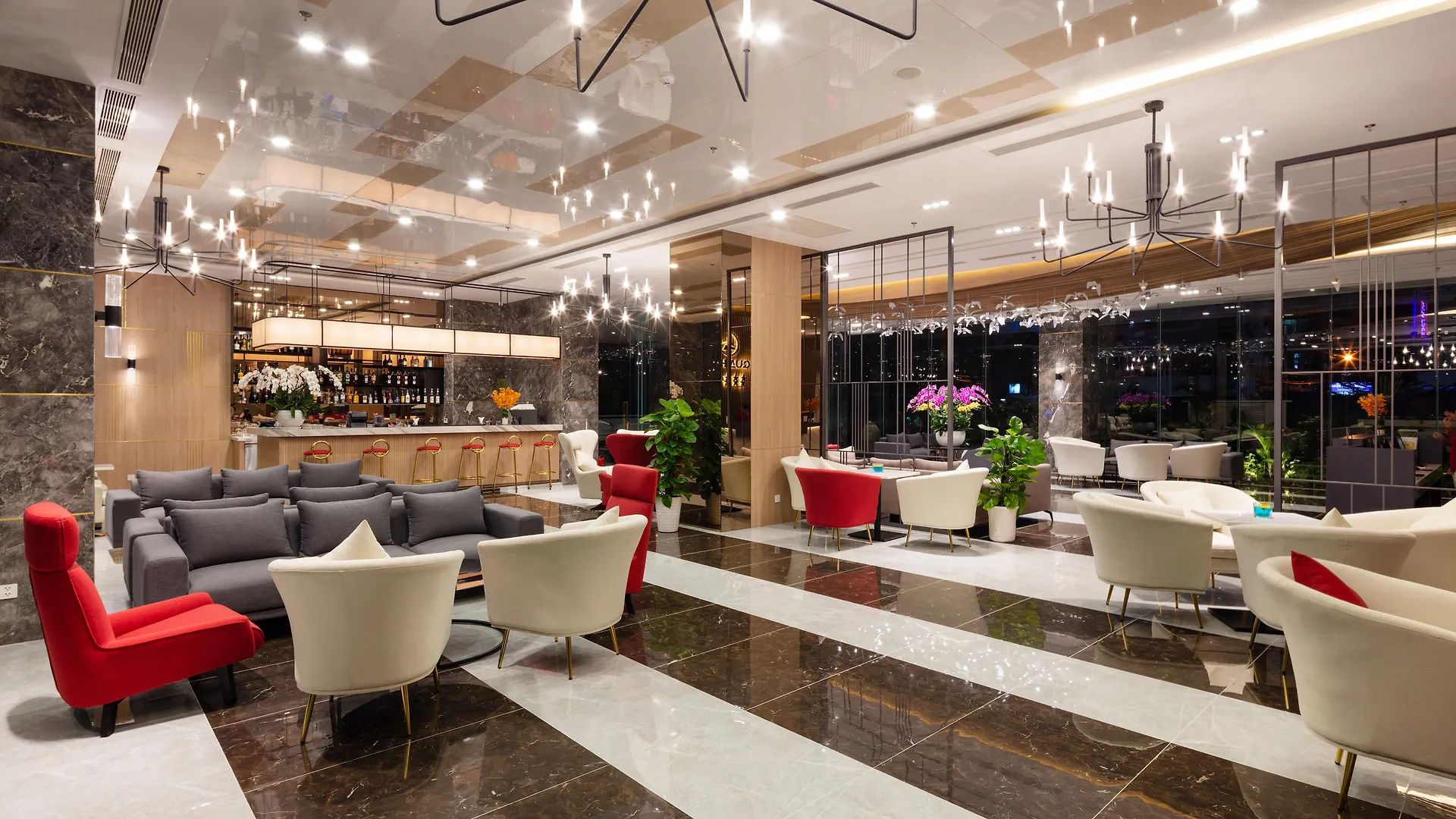 Dqua Hotel Nha Trang 5*,